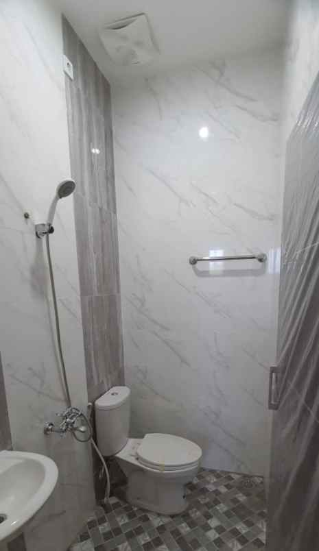 dijual rumah wisma permai