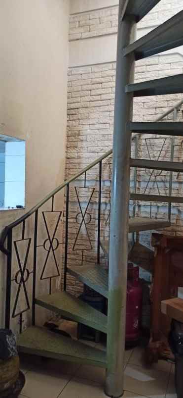 dijual rumah wisma permai