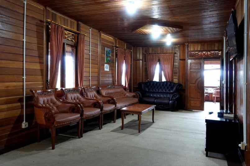 dijual villa cisarua