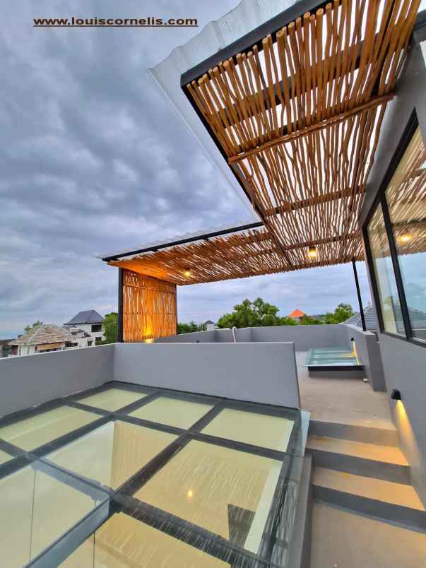 dijual villa jalan dharmawangsa