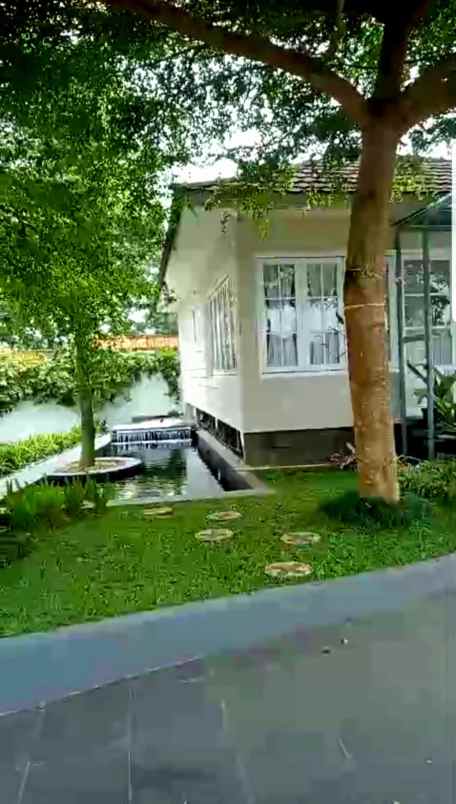 dijual villa jl plered