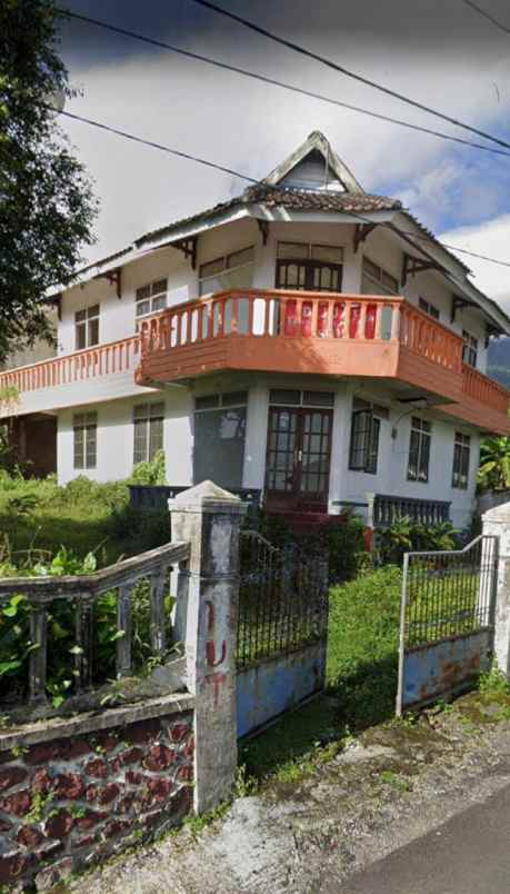 dijual villa lantai di tretes