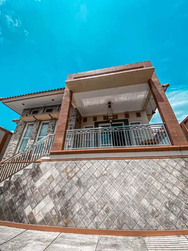 dijual villa pahlawan kemloko