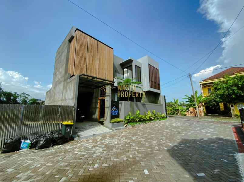 dijual villa sardonoharjo kabupaten