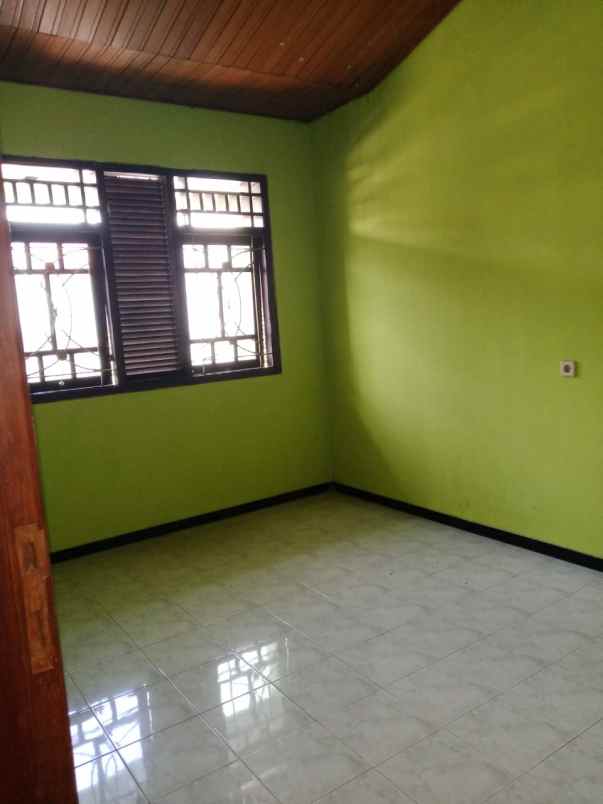 dikontrakan rumah taman surya agung