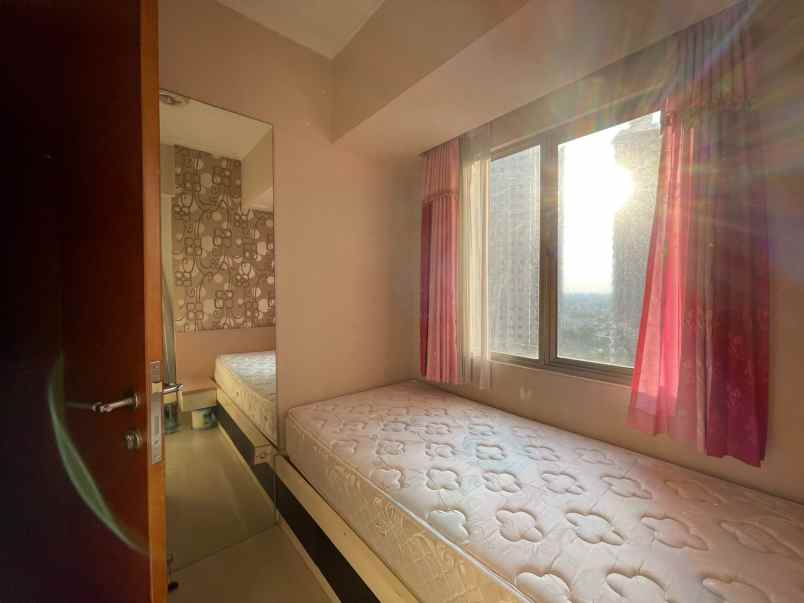 disewakan apartemen waterplace pakuwon indah