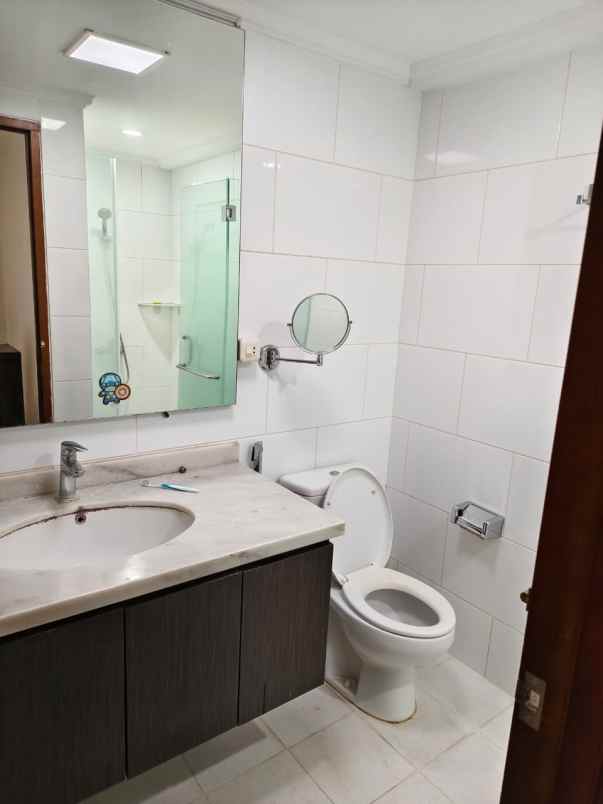 disewakan apartemen waterplace pakuwon indah