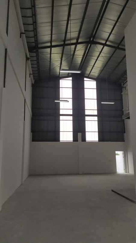 disewakan gudang gem city elp