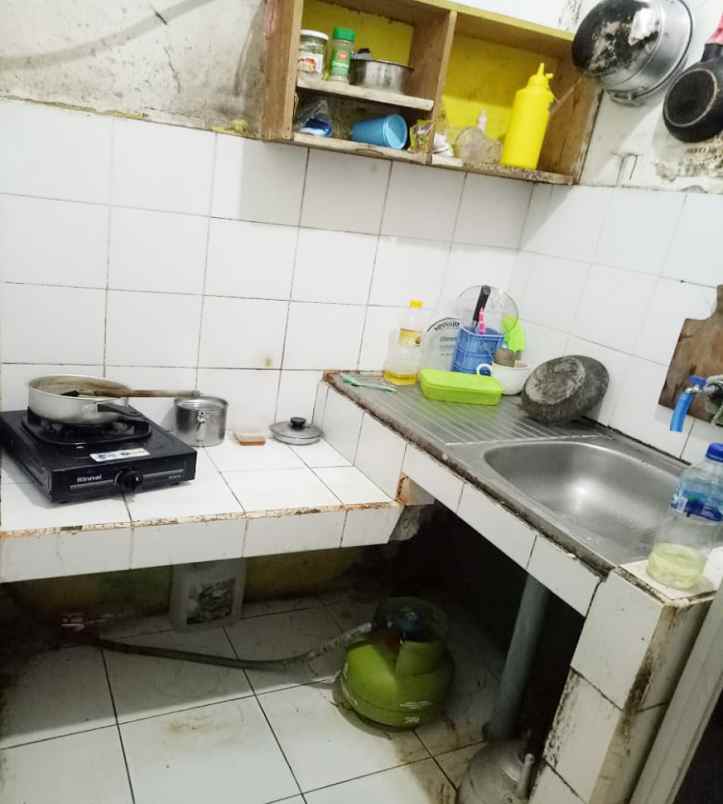 disewakan kost kosan khusus putri bu agus