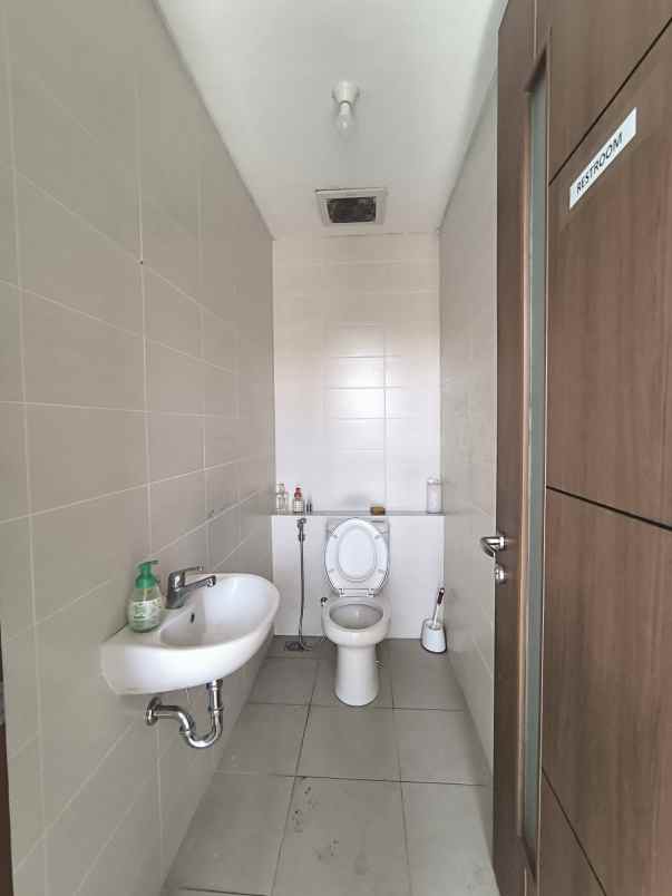 disewakan ruko gudang kantor graha natura sambikerep