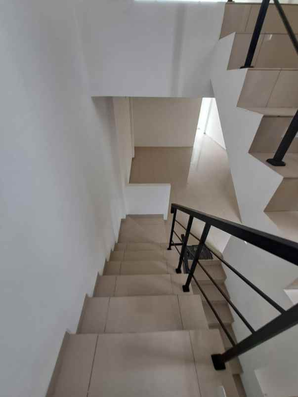 disewakan ruko gudang kantor suvarna sutera cikupa