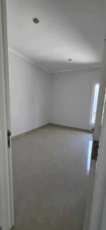 disewakan rumah bumi marina emas