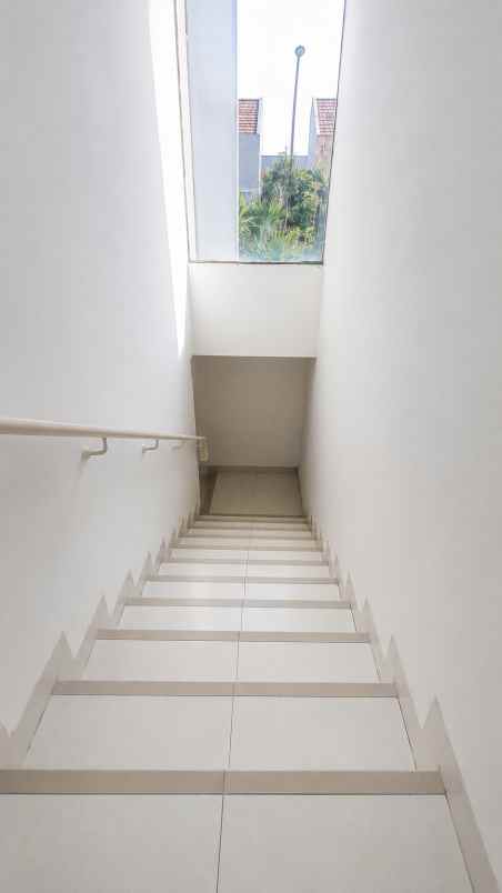 disewakan rumah cluster cassia jgc jakarta