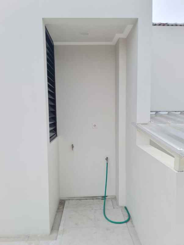 disewakan rumah darmo permai timur