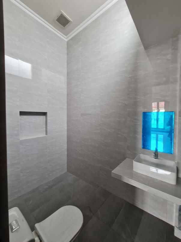 disewakan rumah darmo permai timur