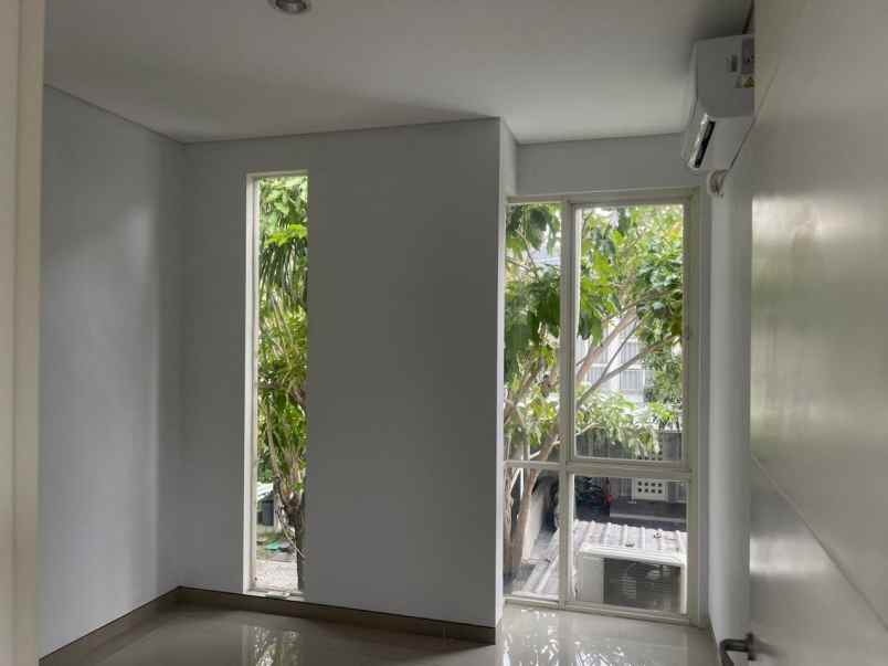 disewakan rumah jalan greenlake citraland