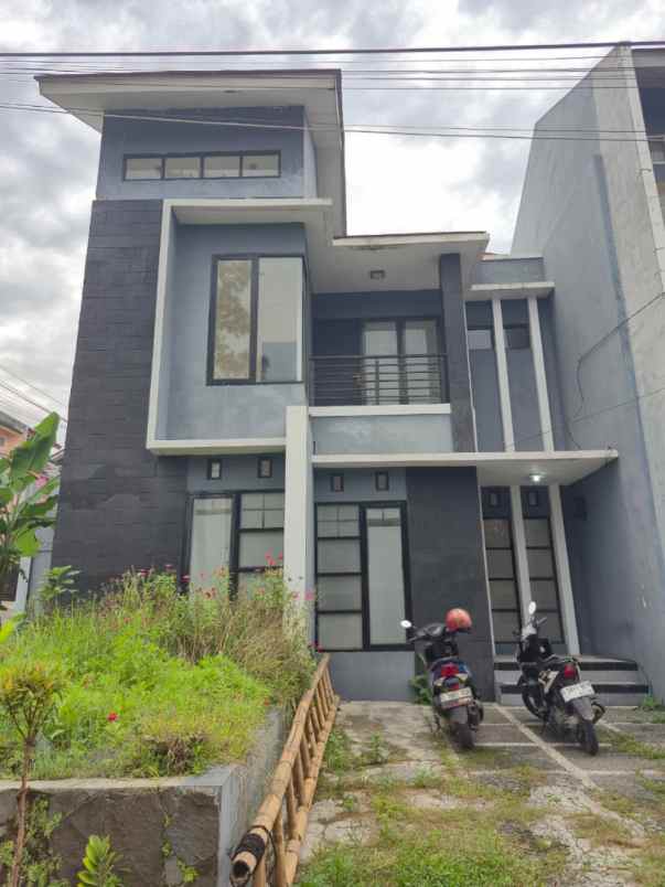 disewakan rumah komplek sariwangi