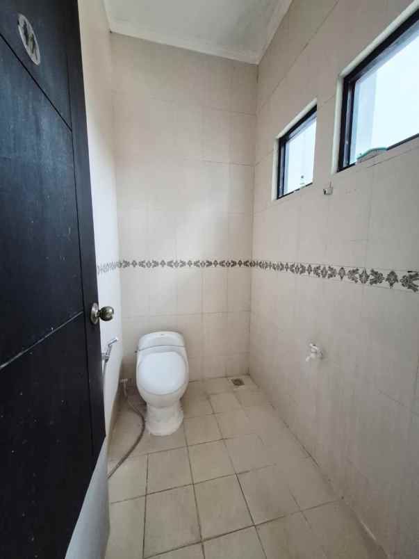 disewakan rumah komplek sariwangi