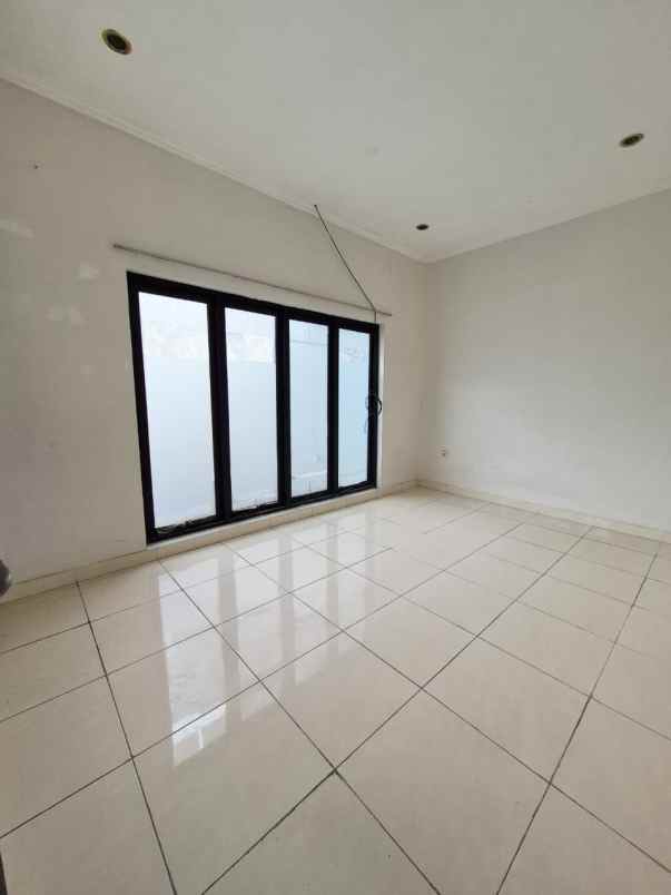 disewakan rumah komplek sariwangi