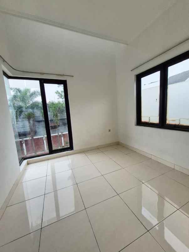 disewakan rumah komplek sariwangi