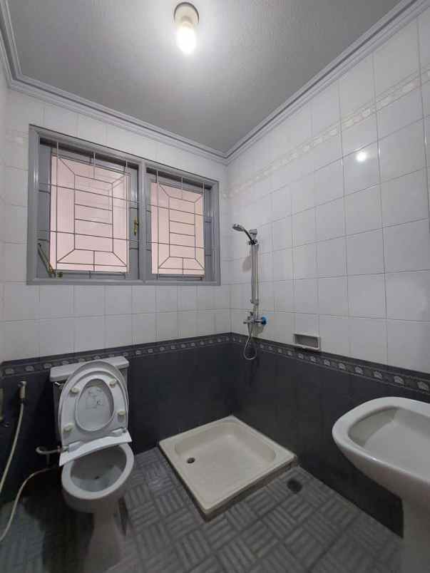 disewakan rumah pekayon