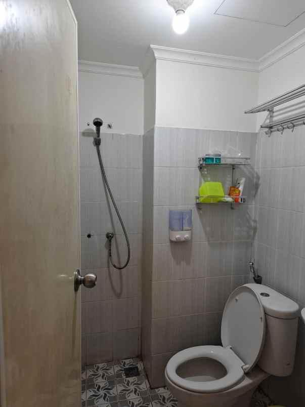 disewakan unit furnish 2 bedroom apartemen puncak cbd