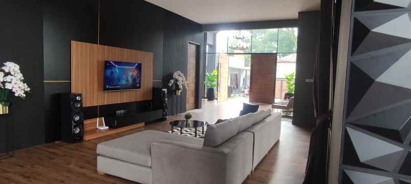 disewakan villa jalan cisarua km 81 taman