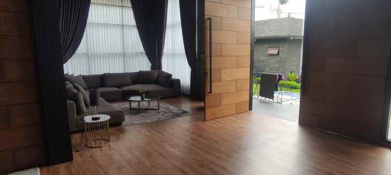 disewakan villa jalan cisarua km 81 taman