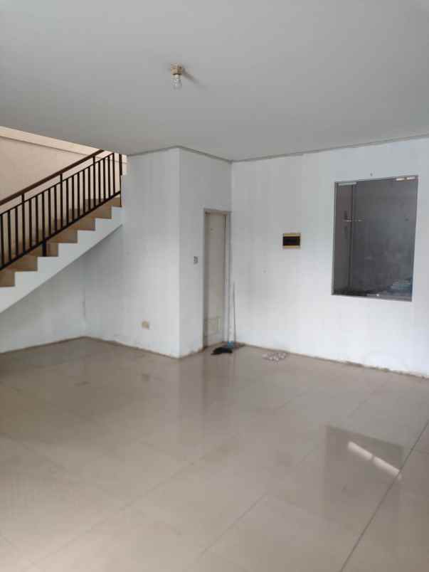 gudang shm ada kantor 2 lantai dicikupa tangerang