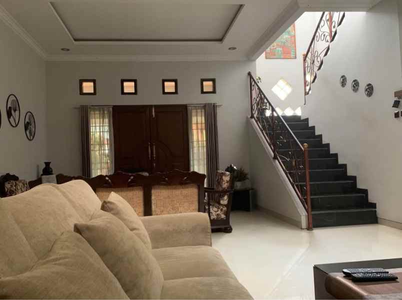 jual cepat rumah cantik di turangga buahbatu bandung