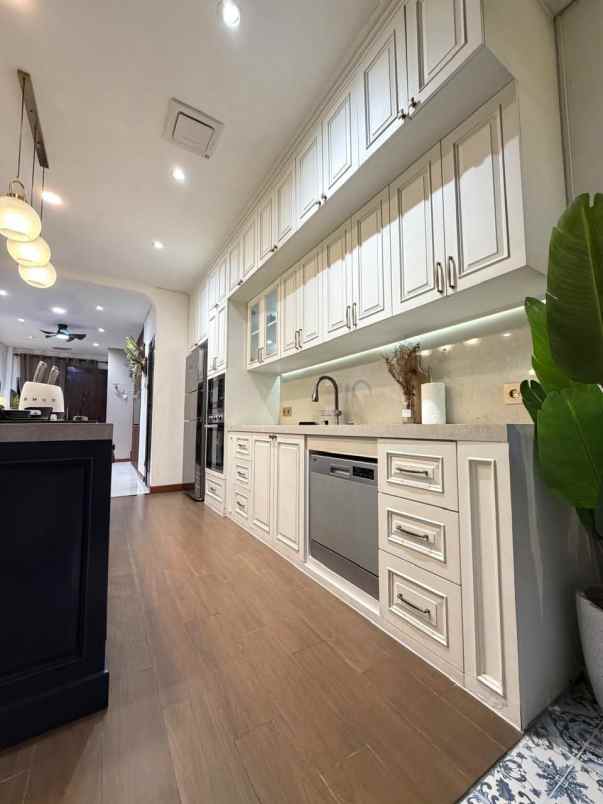 jual rumah komplek cantik di taman palem lestari