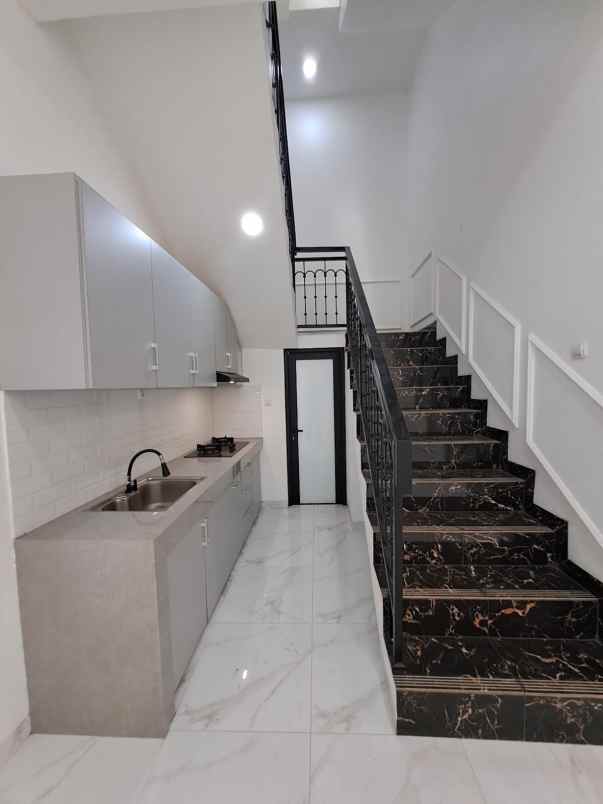 jual rumah murah dekat stasiun lenteng agung jagakarsa