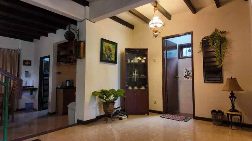 jual segera villa istana bunga lembang bandung