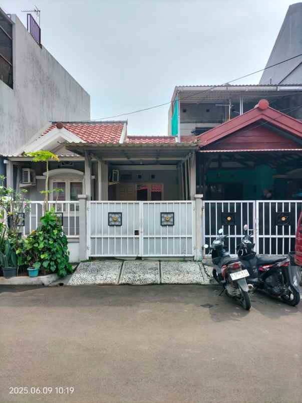 miliki rumah di pejuang estate bekasi kota c0548