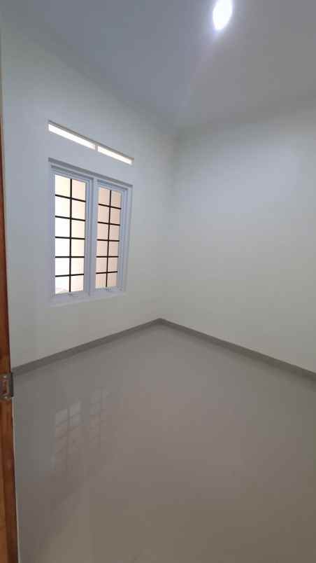 murah dijual cepat rumah baru dekat cipageran