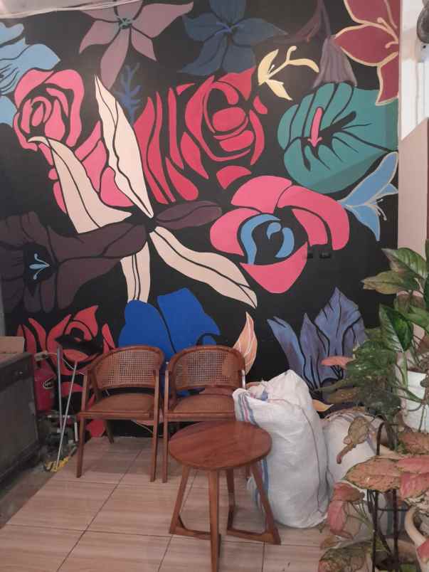 ruko di pinggir jalan besar