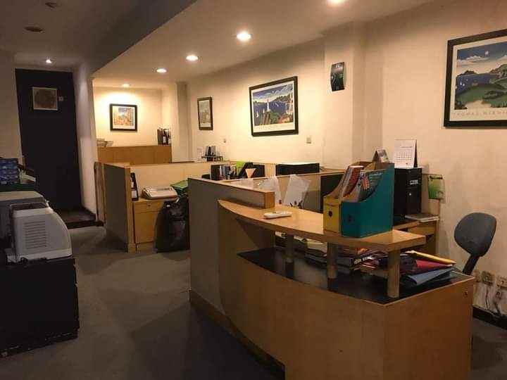 ruko gudang kantor radio dalam