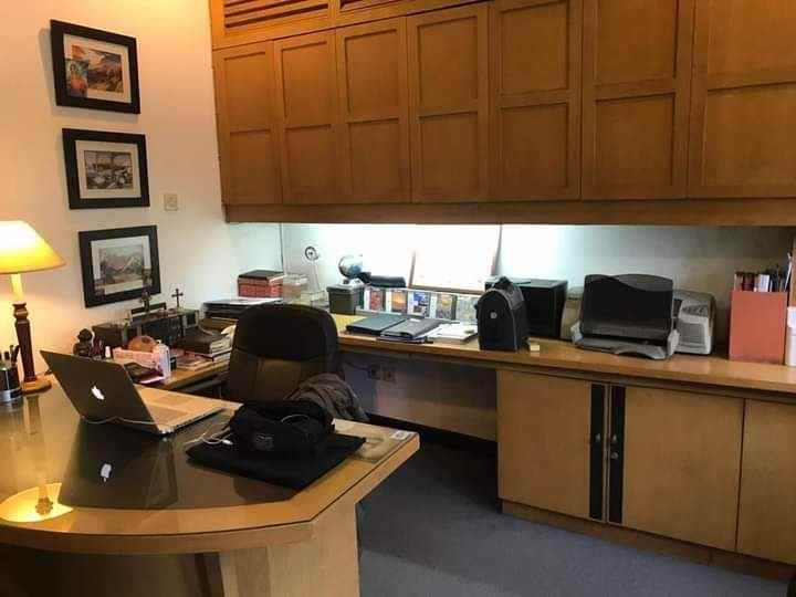 ruko gudang kantor radio dalam