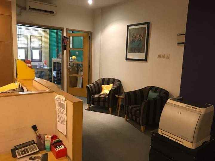 ruko gudang kantor radio dalam