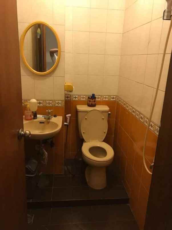 ruko gudang kantor radio dalam