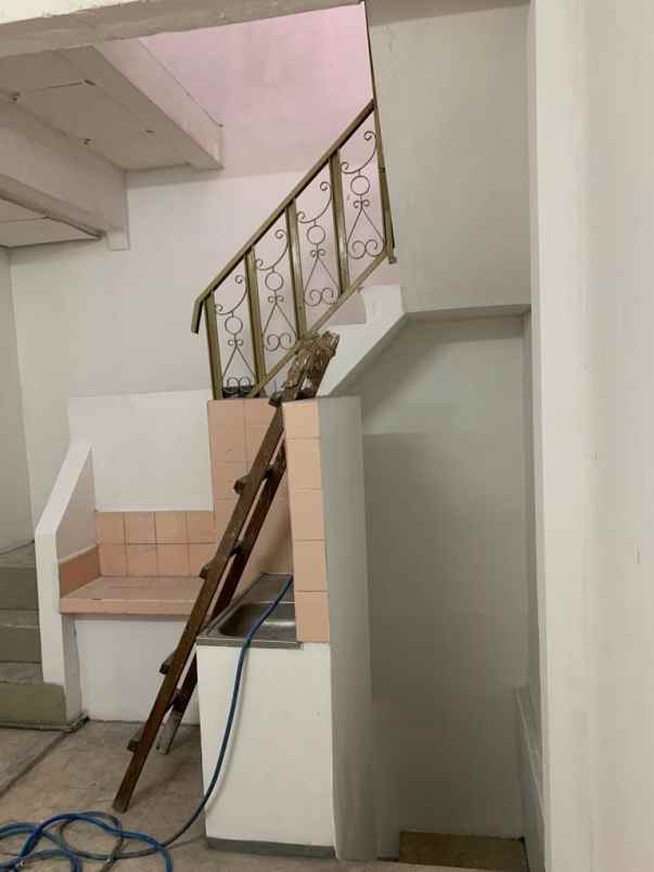 ruko pasar kembang luas 10x10 2 5 lantai