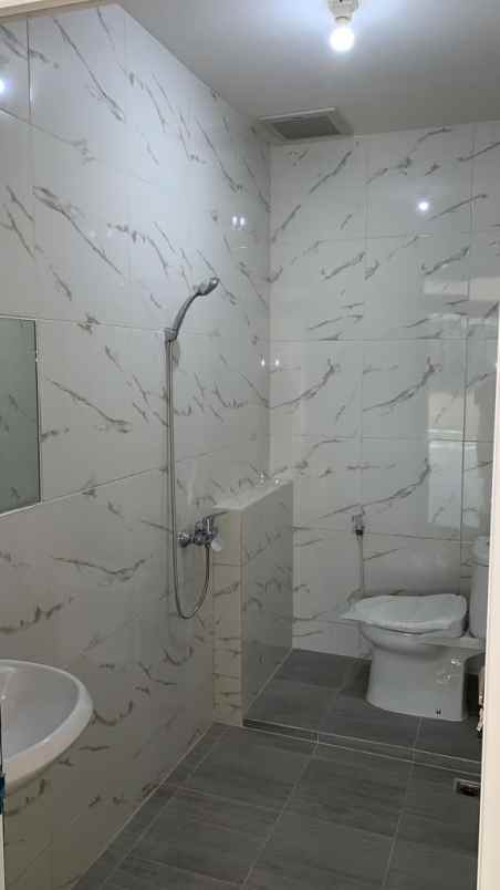 ruko pucang anom 5 x 17 full renov 3 lantai