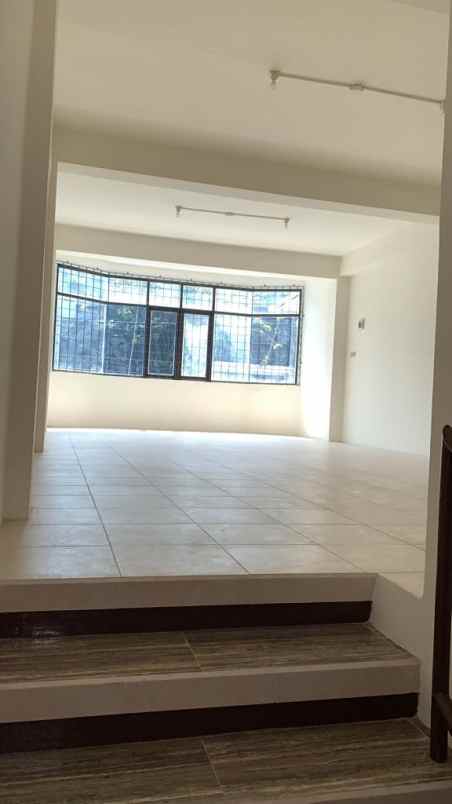 ruko pucang anom 5 x 17 full renov 3 lantai