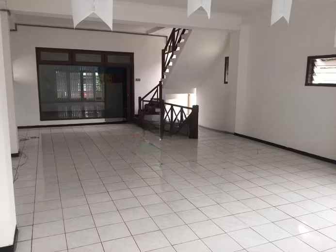 ruko raya klampis 4 lantai kondisi bagus siap pakai