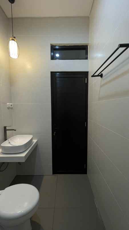 rumah 2 lantai dalam cluster di kukusan depok