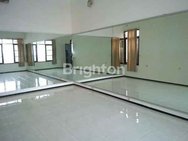 rumah 2 lantai dharmahusada indah semi furnish nego