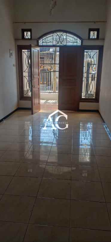 rumah 2 lantai di griyashanta malang