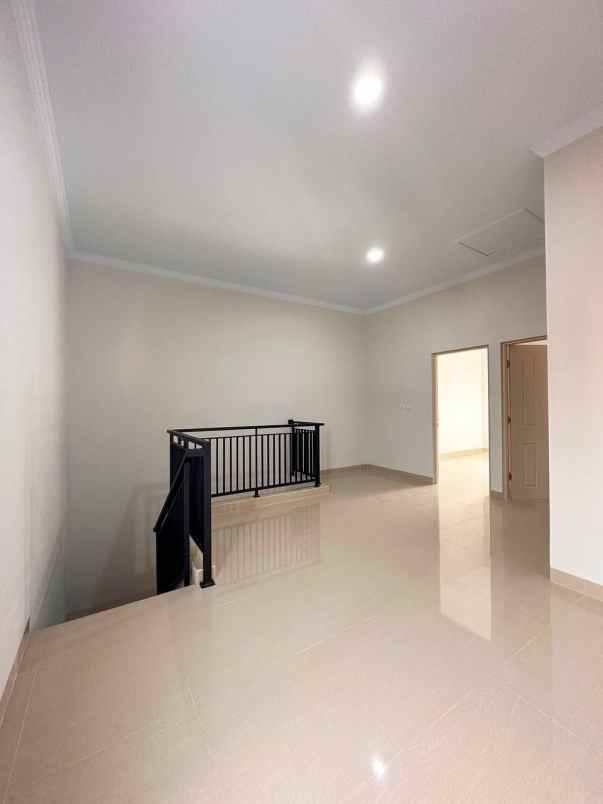 rumah 3 kamar tidur pasar rebo pekayon jakarta timur