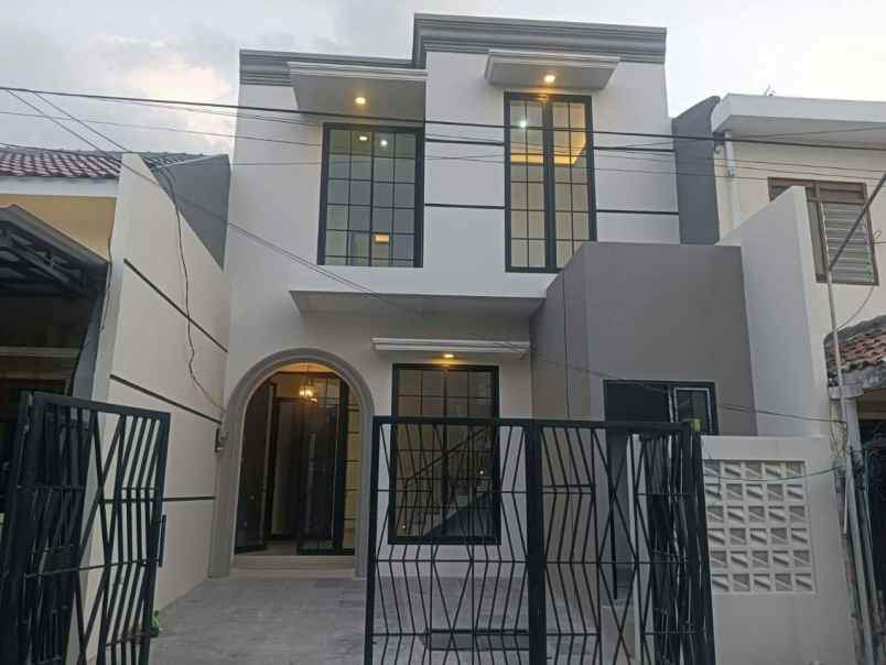 rumah baru 2 lantai mulyosari row jalan 2 5 mobil