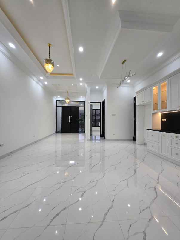 rumah baru dalam komplek strategis di duren sawit